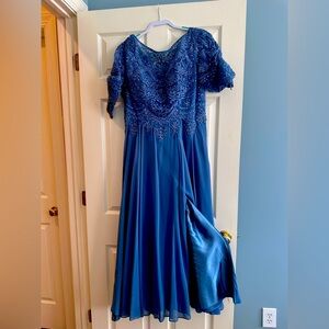Elegant Blue Evening Gown